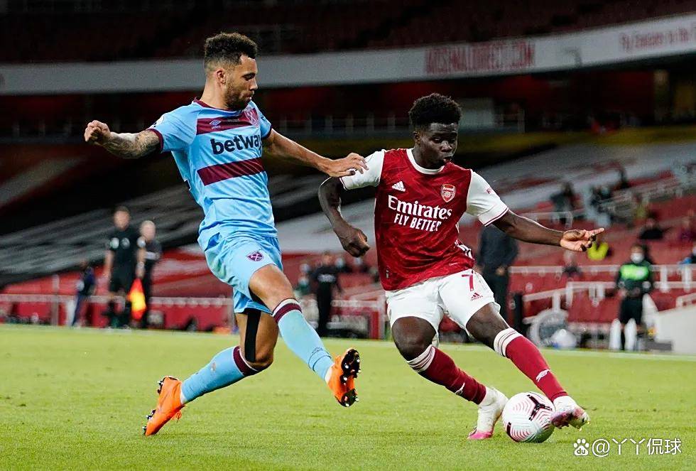 世体：巴萨更衣室内部有消息称德罗可能会加盟巴黎圣日耳曼